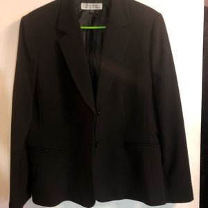 Tahari Arthur S. Levine 2 Button Suit Jacket